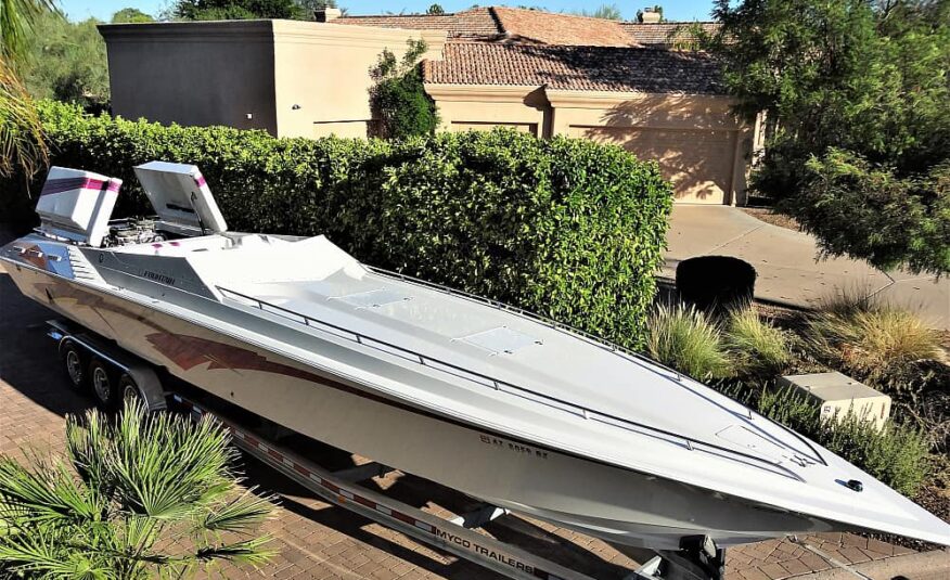 42′ Fountain Lightning double stepped hull with Race Fairing.